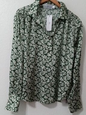 Never A Wallflower Shirt Tags